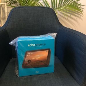 Amazon Echo Show 8 - BRAND NEW